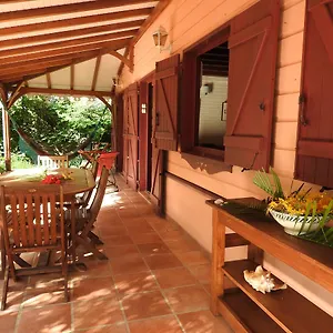  Hébergement de vacances Des Amandiers Martinique